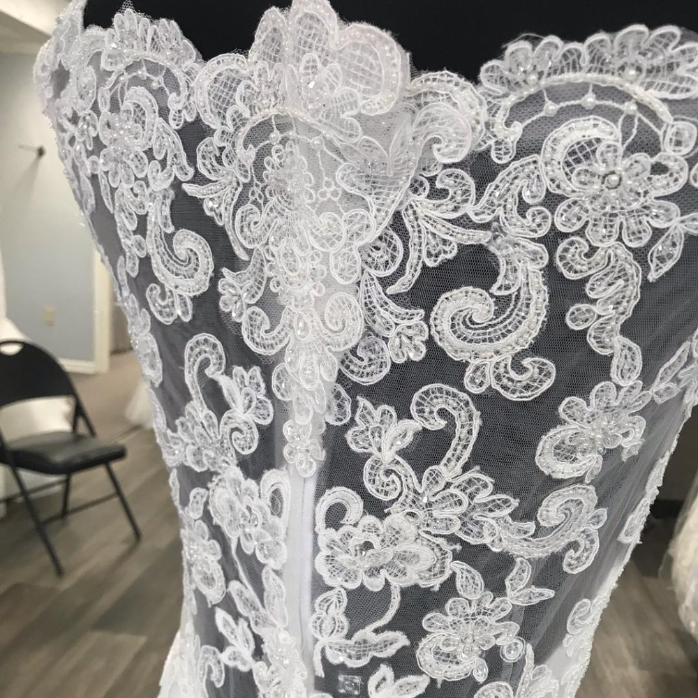Wedding Dress - Picture 4 of 6